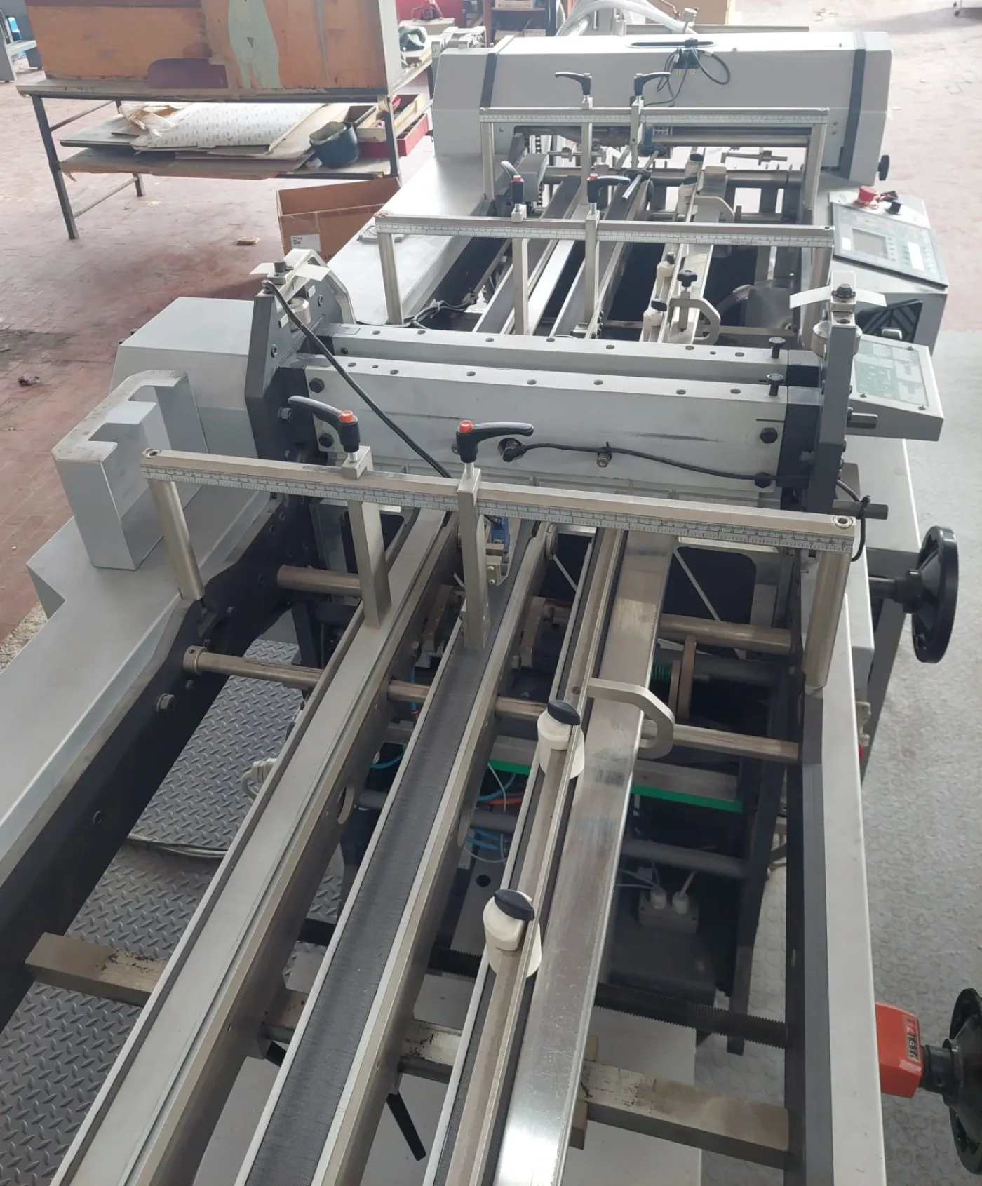 Fidia Desta máquina de formación, plegado y encolado - 2