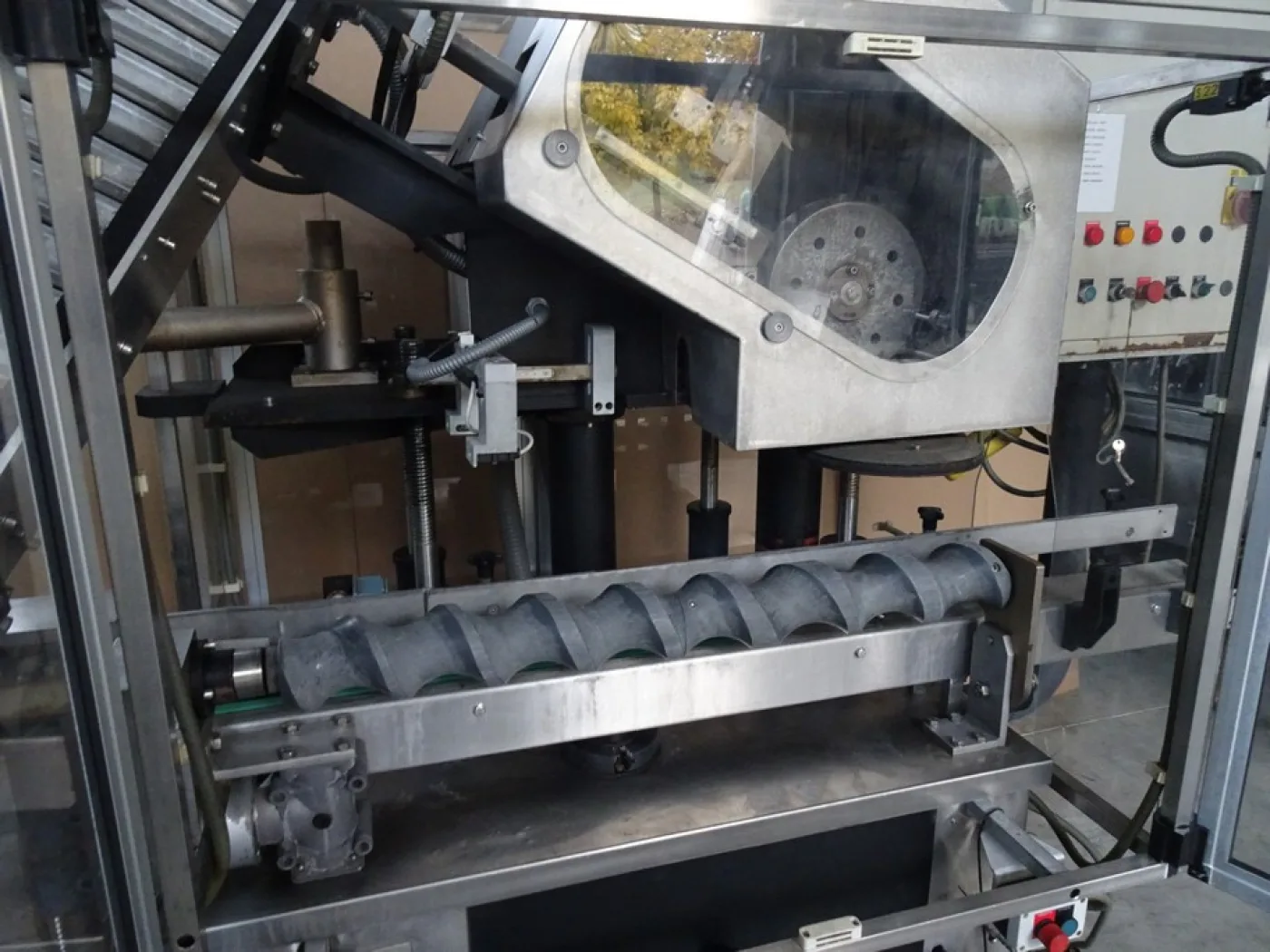 CAPSULE DISTRIBUTOR ROBINO AND GALANDRINO / ROBINO AND GALANDRINO SEALING MACHINE WITH THREE THERMAL HEADS, SECOND-HAND MACHINES - 4