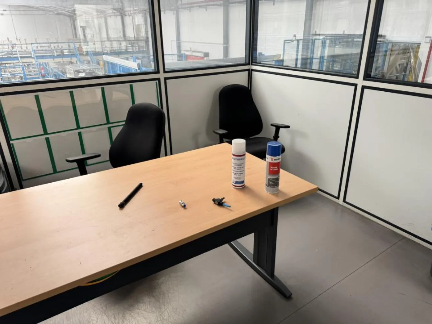 Office suplies (room) - 3