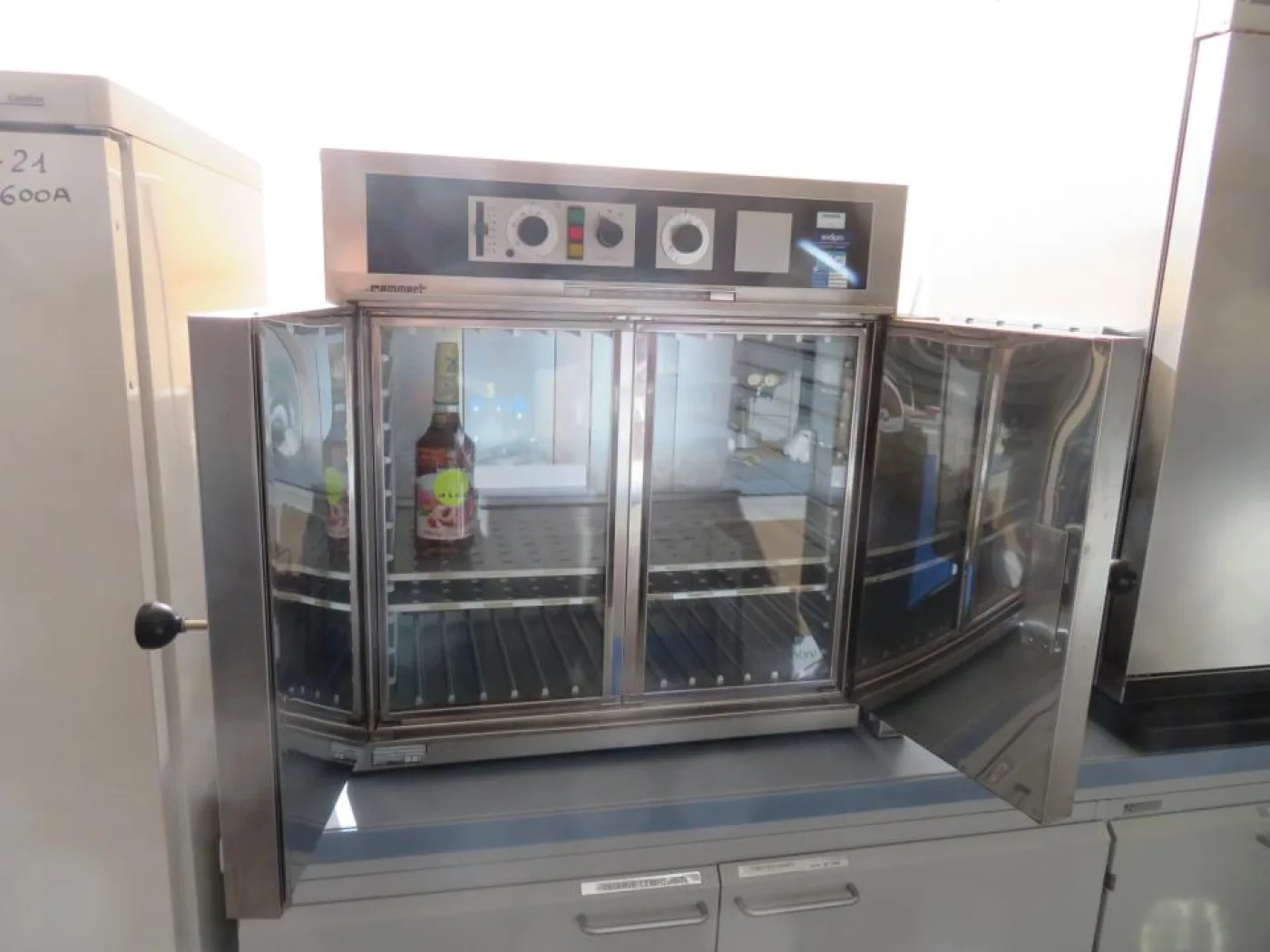 Memmert GmbH and Co. KG Memmert GmbH and Co. KG B 40 Laboratory Incubator- R and D - 1
