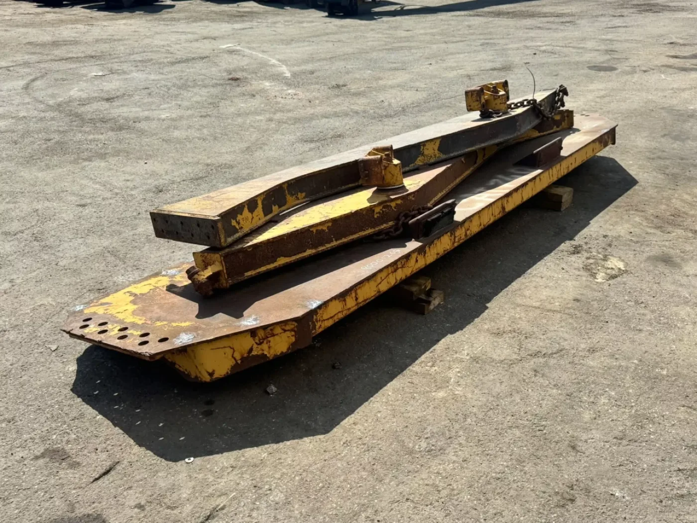 Caterpillar Tailgate 740 - 6
