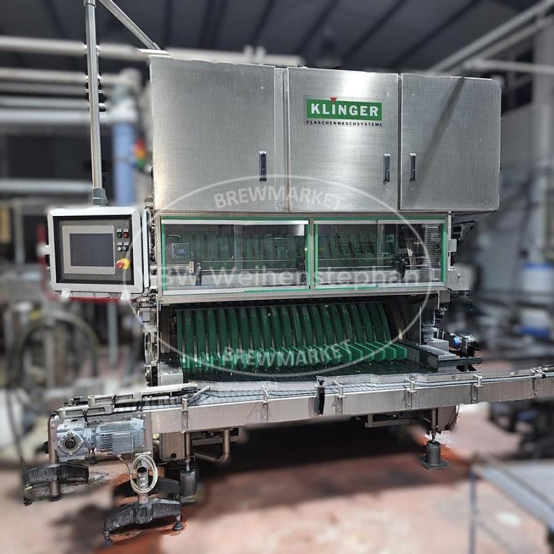 Bottle washing machine
