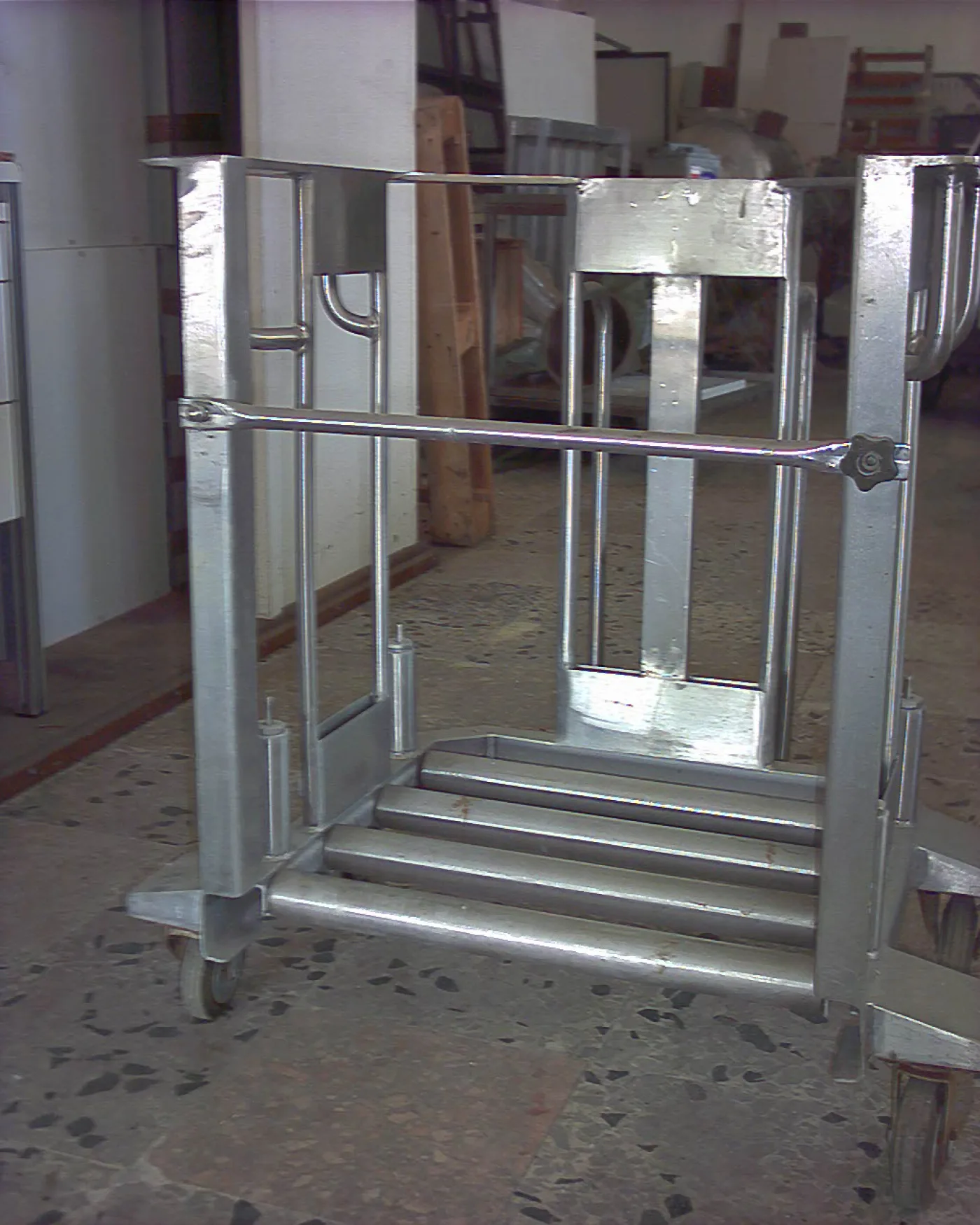 CARRELLO PORTAFUSTI IN ACCIAIO INOX - 2