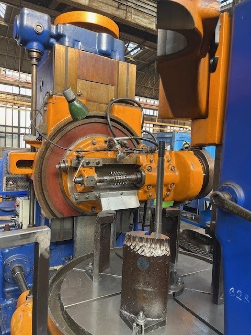 Gear Hobbing Machine – TOS FO16