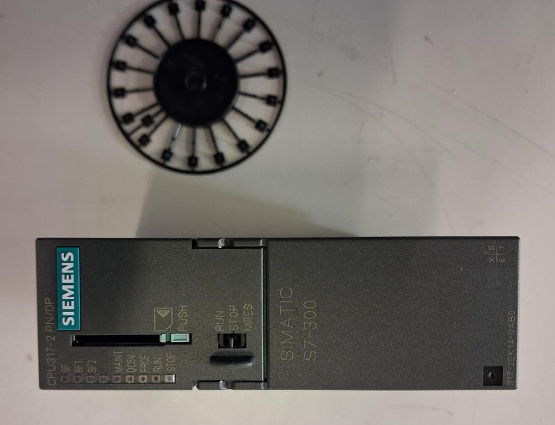 Siemens SIMATIC S7-1200 CPU 1214C DC/DC/DC Steuerungseinheit