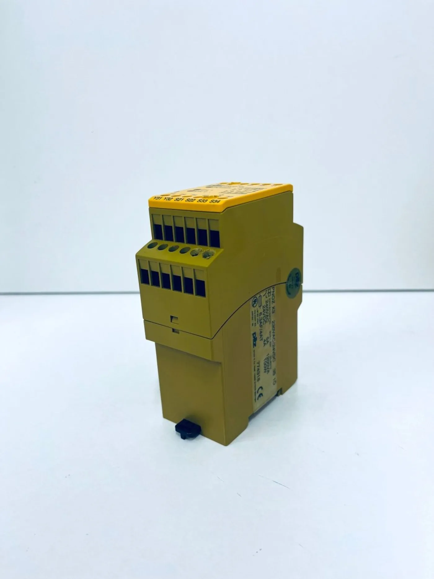PN0Z X3 Pilz Sicherheitsmodul 774318 - 1