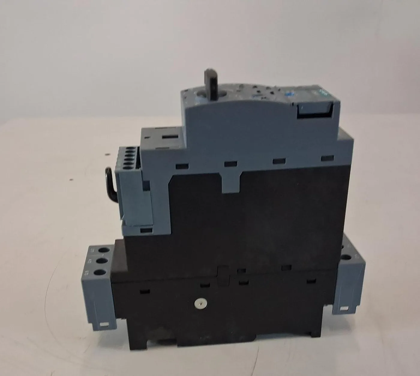 Siemens Sirius Schaltgerät – ein Motorschutzschalter mit integriertem Leistungsschalte 3RA6011-1BB42 - 3