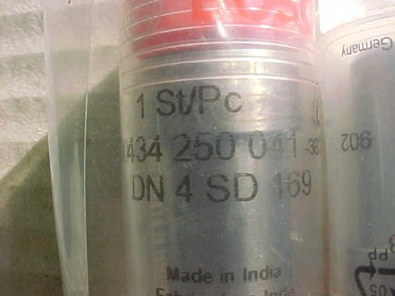 BOSCH INJECTOR NOZZLE DN4SD169