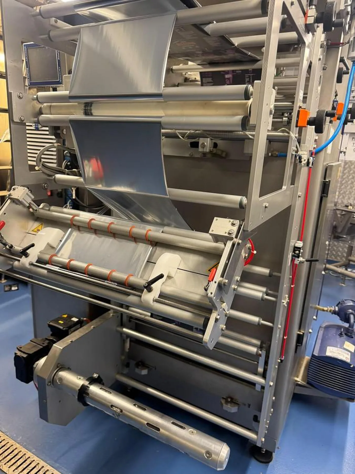 USED - 2019 Wolf VPC 250 Stainless Steel VFFS Bagger (with Videojet 6320 & Euroslot Jaws) - 4