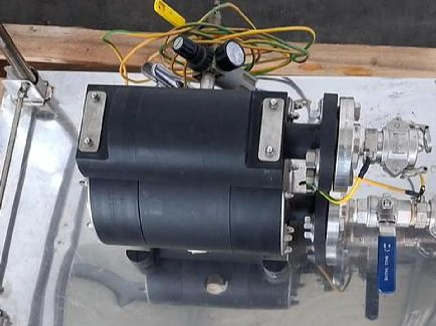 Metabo Pneumatic Diaphragm Pump Unit on Stainless Steel Frame - 2