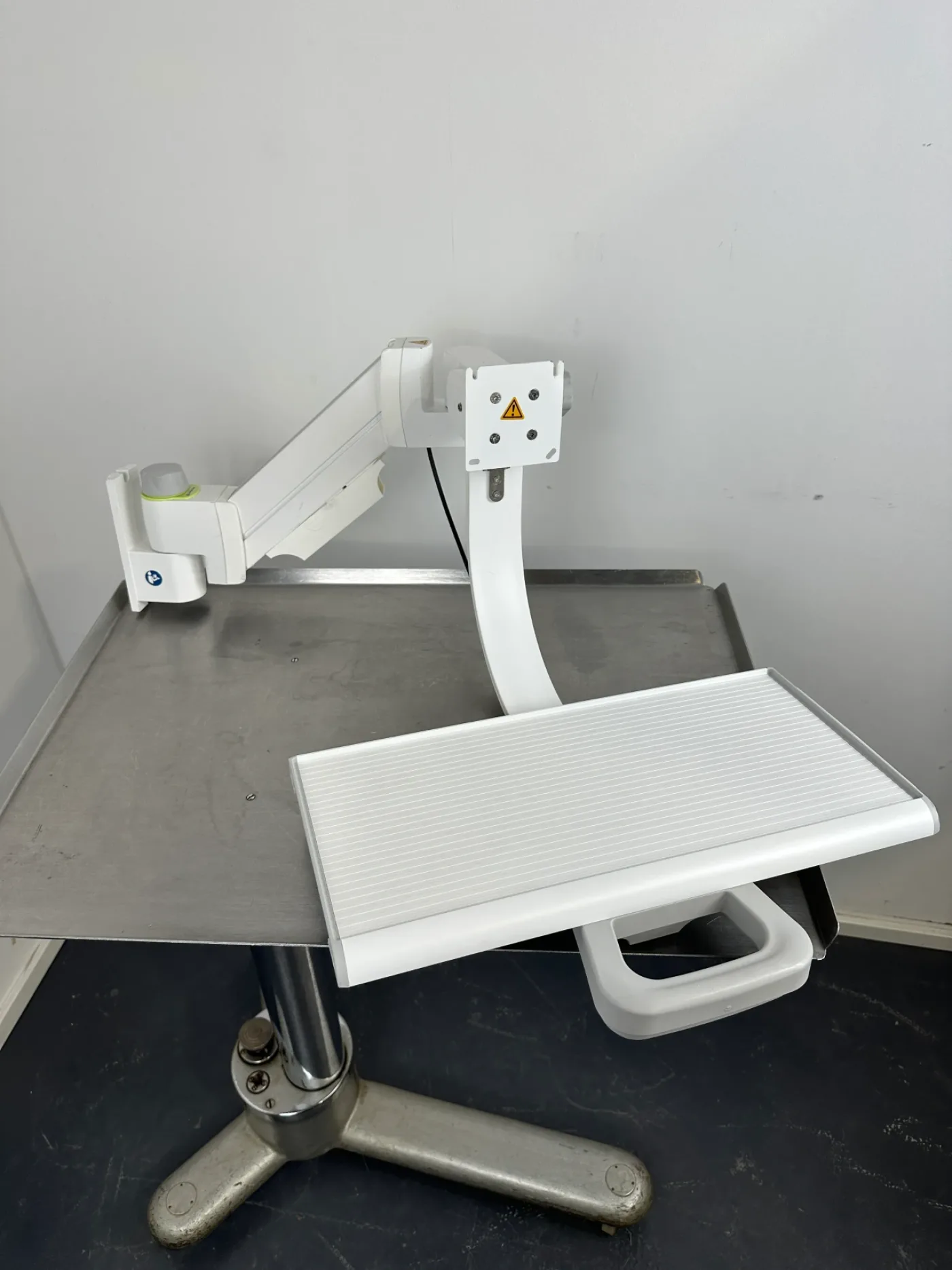 Dräger GCX G29313 Tastaturablage mit Auszug und Monitorhalter 20cm Ausleger - 1
