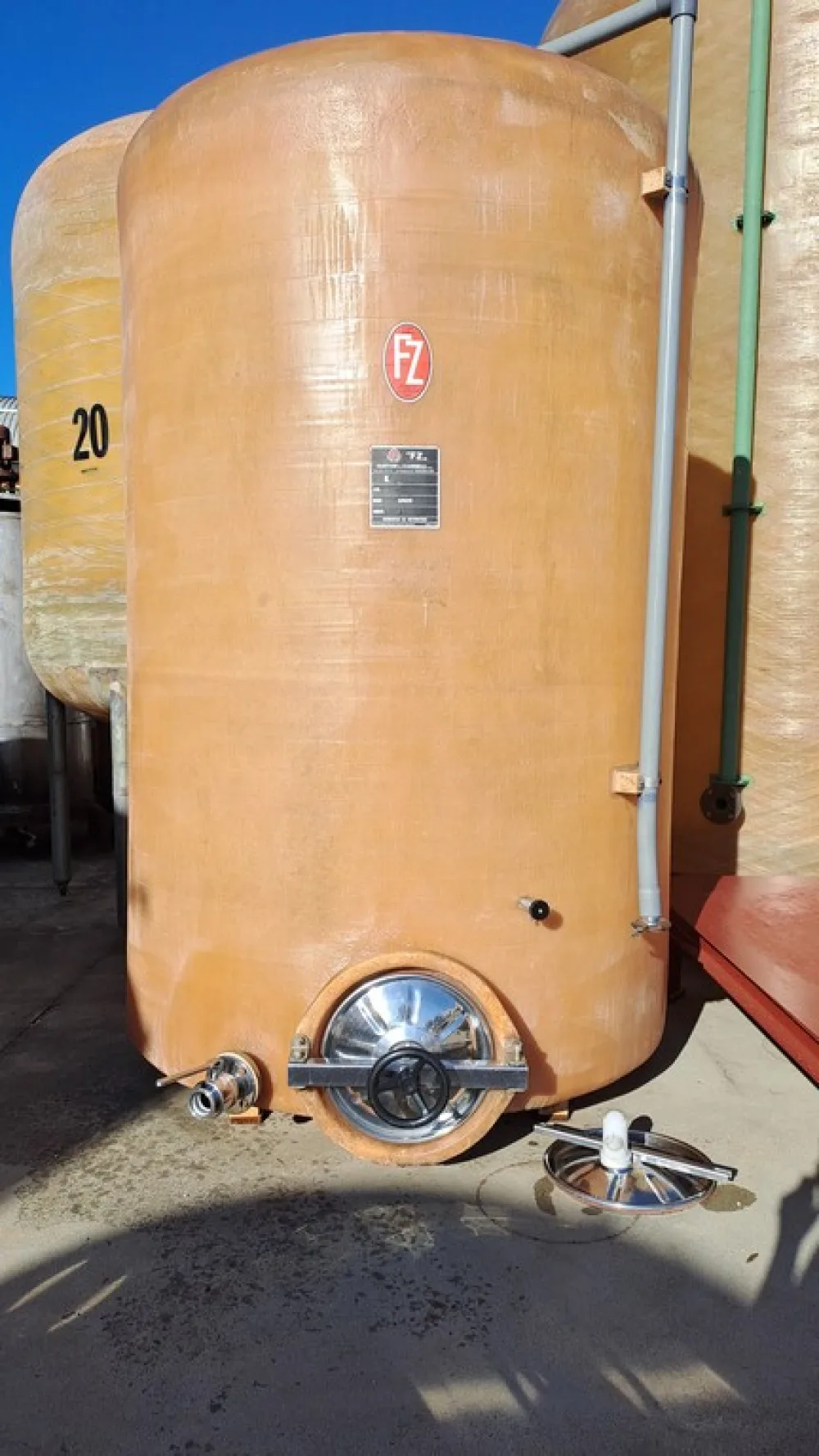 FIBERGLASS TANK MODEL STORAGE/VINIFICATION, CAPACITY 50 HL , FLAT BOTTOM, SECOND HAND EQUIPMENT