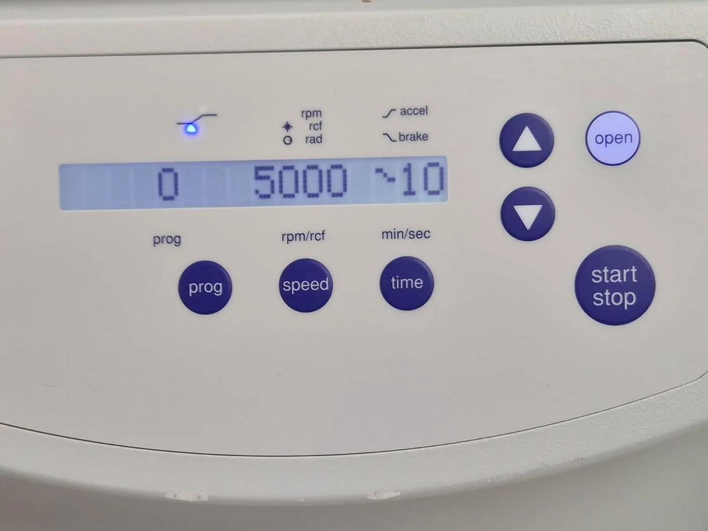 Eppendorf 5804 benchtop centrifuge - 7