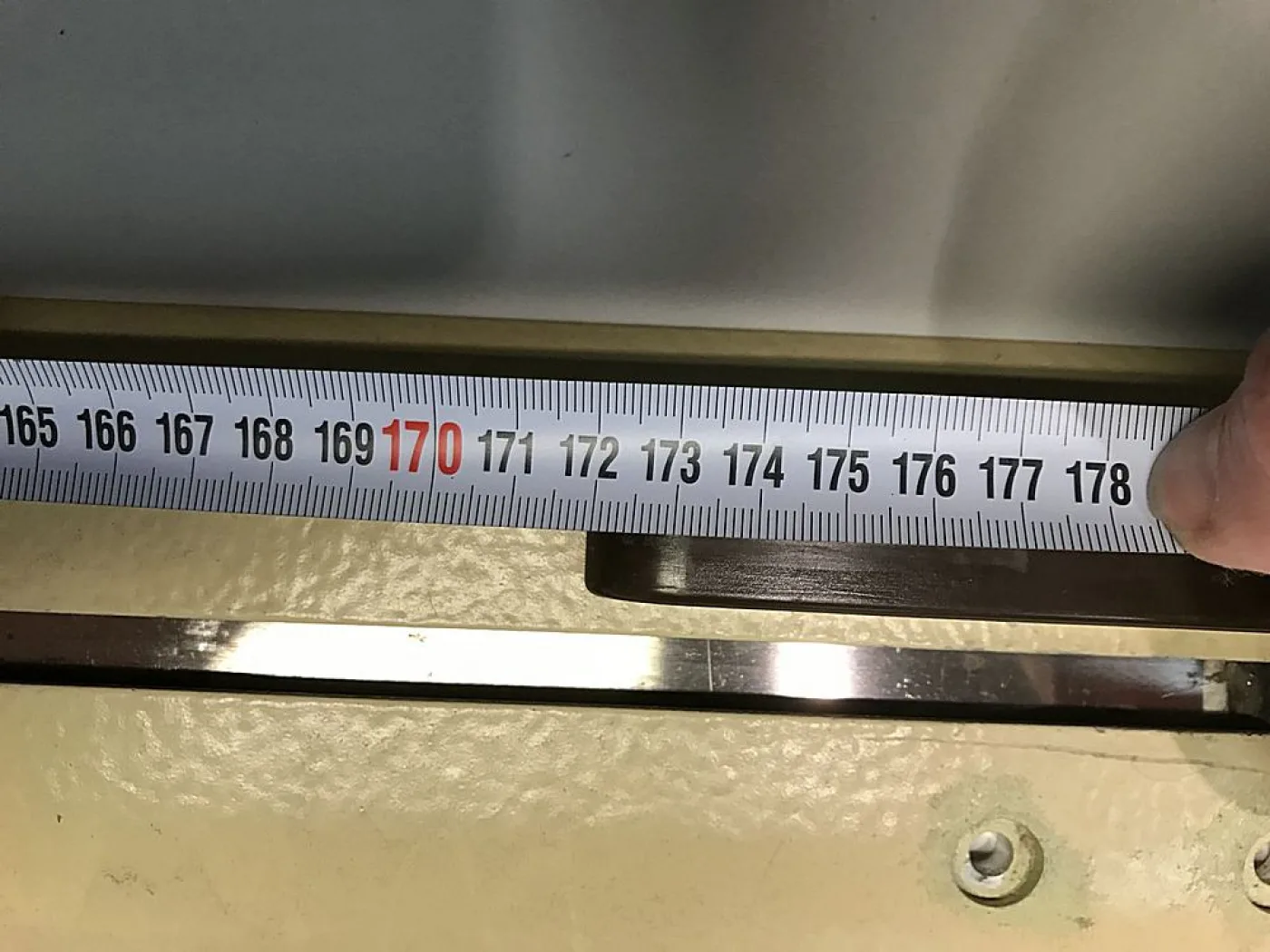Elektronische Linearquerschneider für Gewebe - 4