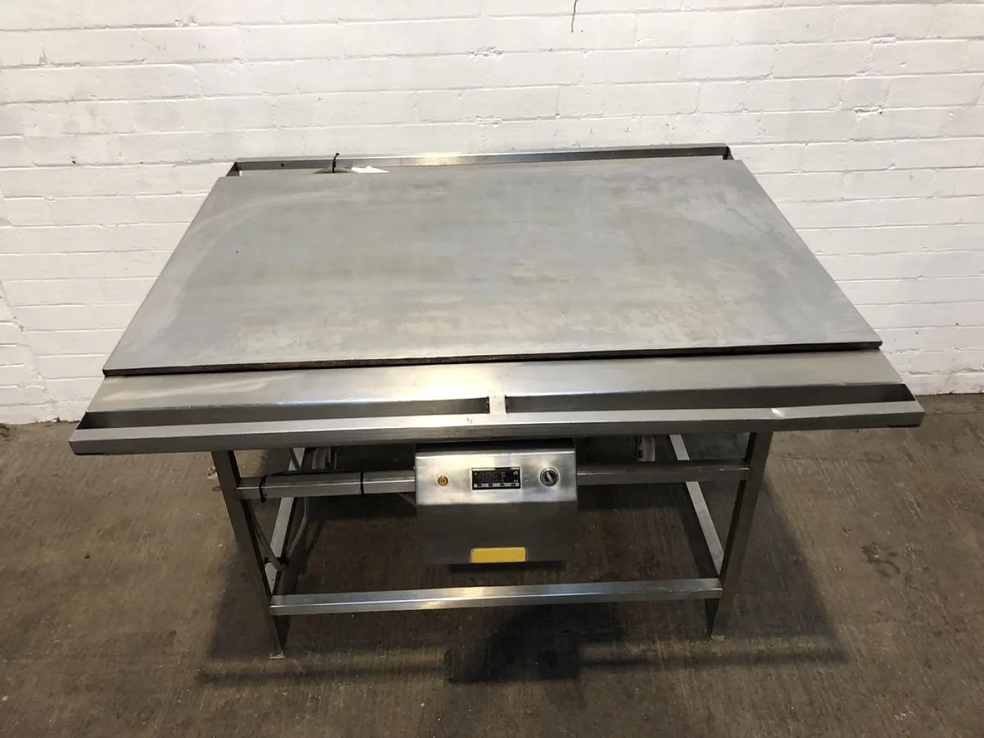 4 ft Hot Plate - 1