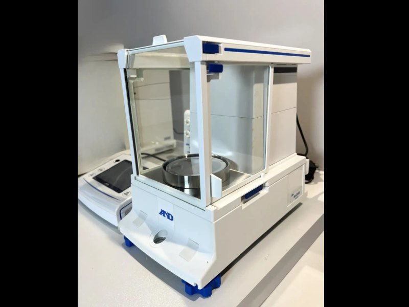A&D Semi Micro Balance BA-225TE