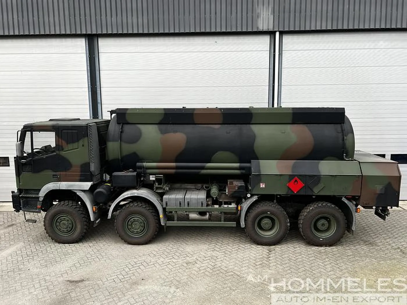 Iveco Trakker 8x8 tankertruck - 3