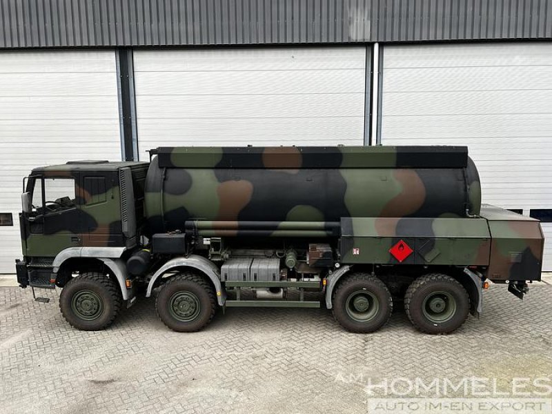 Iveco Trakker 8x8 tankertruck