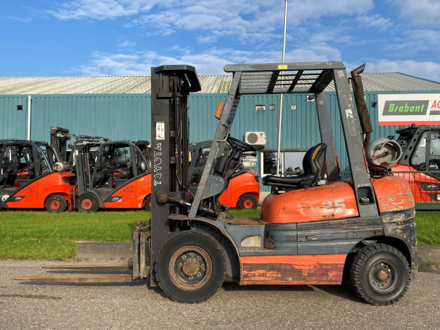 Toyota 42-6FGF25 - 2