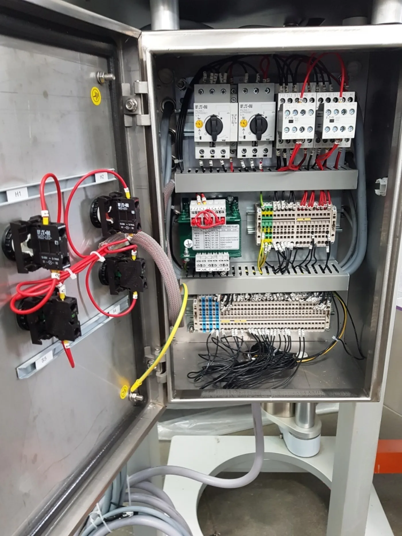 ELEVATORE ALIMENTATORE PER CAPSULE COMPRESSE – CAM - 3