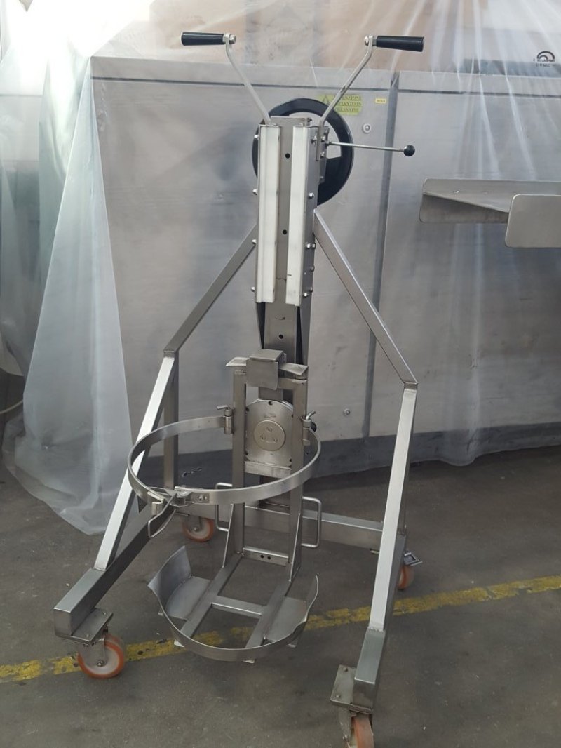 CARRELLO PORTAFUSTINI CON RIBALTATORE