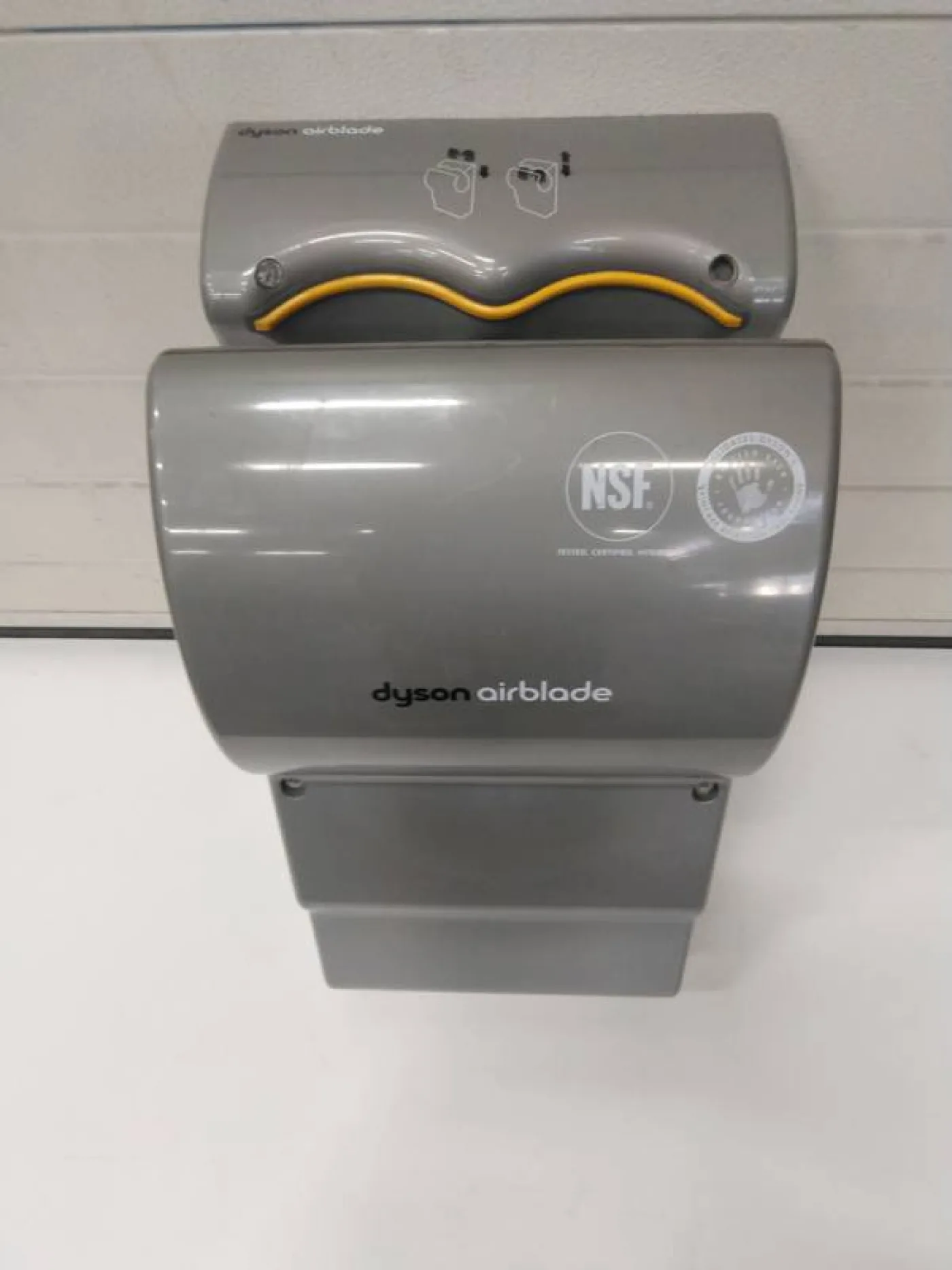 Dyson airblade - 1