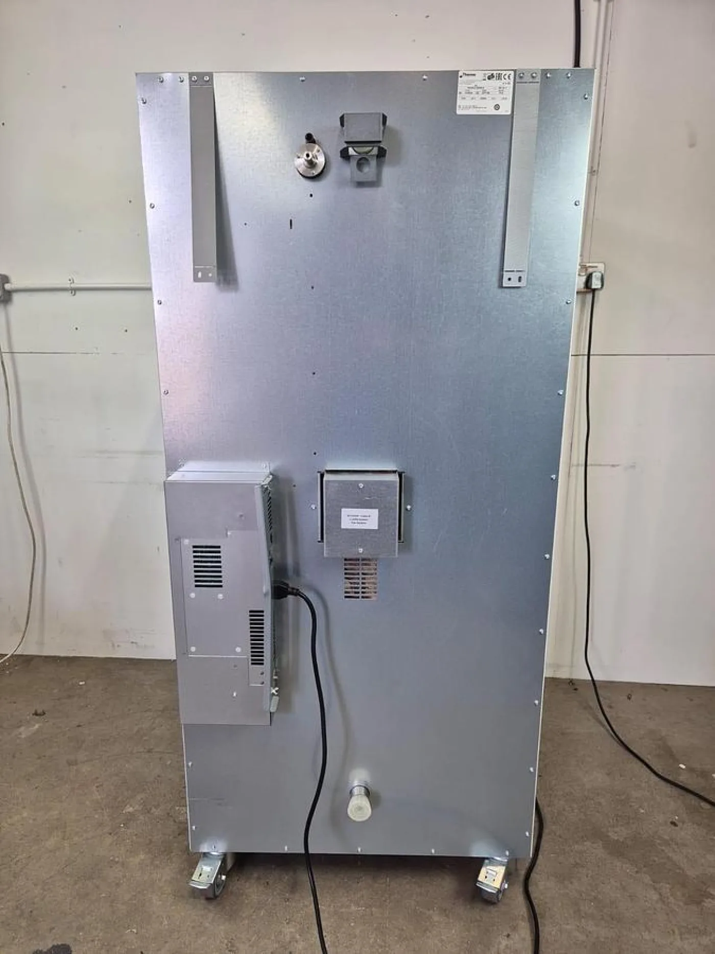Thermo Scientific Heratherm IMH400-S Incubator - 5