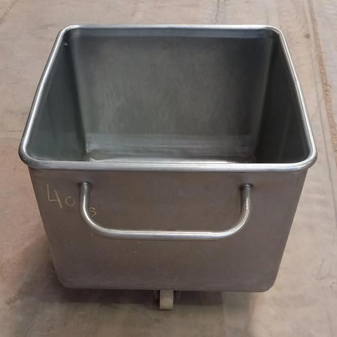 Carrinhos de inox multiutilização - 3