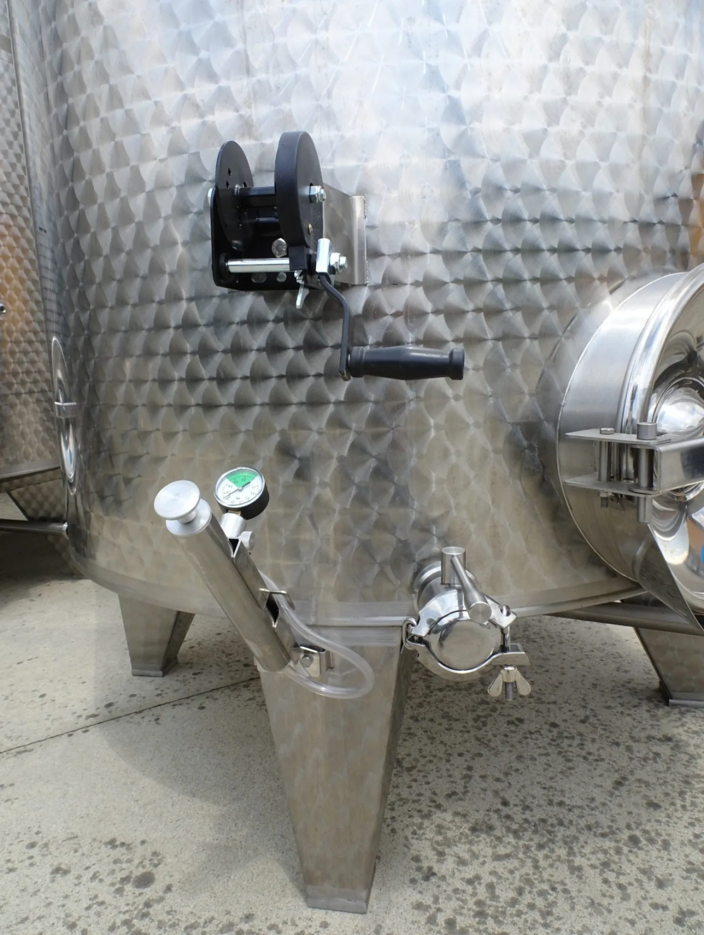 STAINLESS STEEL CAPACITY LITERS 3000 PNEUMATIC FLOATING LID MODEL CONICAL BOTTOM NEW EQUIPMENT - 2