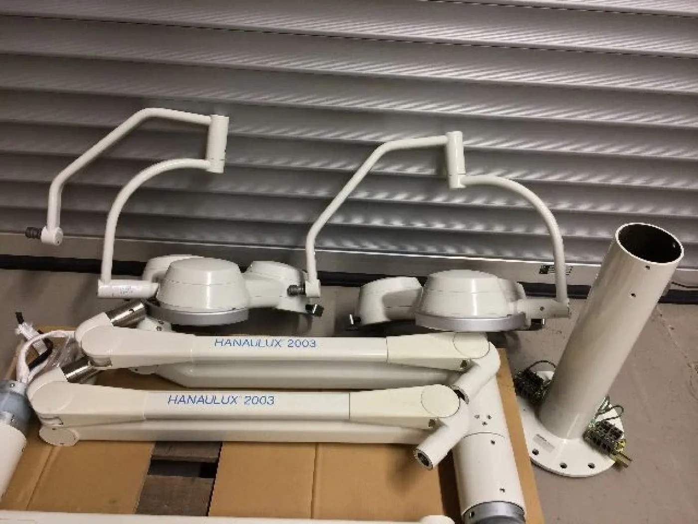 Heraeus Hanaulux 2003 DUO OP-Lampe (Deckenmontage) - 1