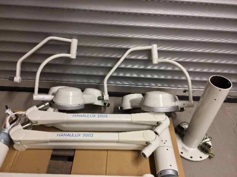 Heraeus Hanaulux 2003 DUO OP-Lampe (Deckenmontage)