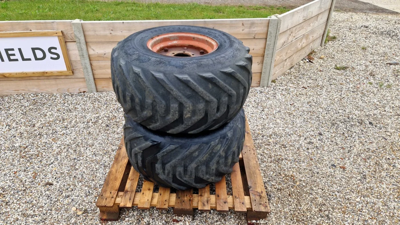 Pair of 38.00X20.00-16 Goodyear Terra Tyres - 1