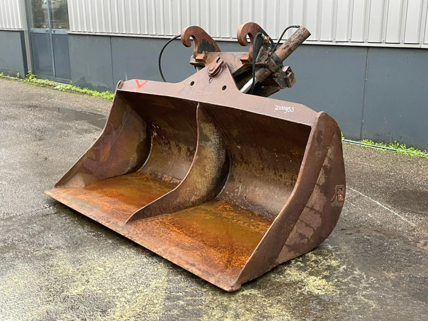 tilting bucket CW40 - 1