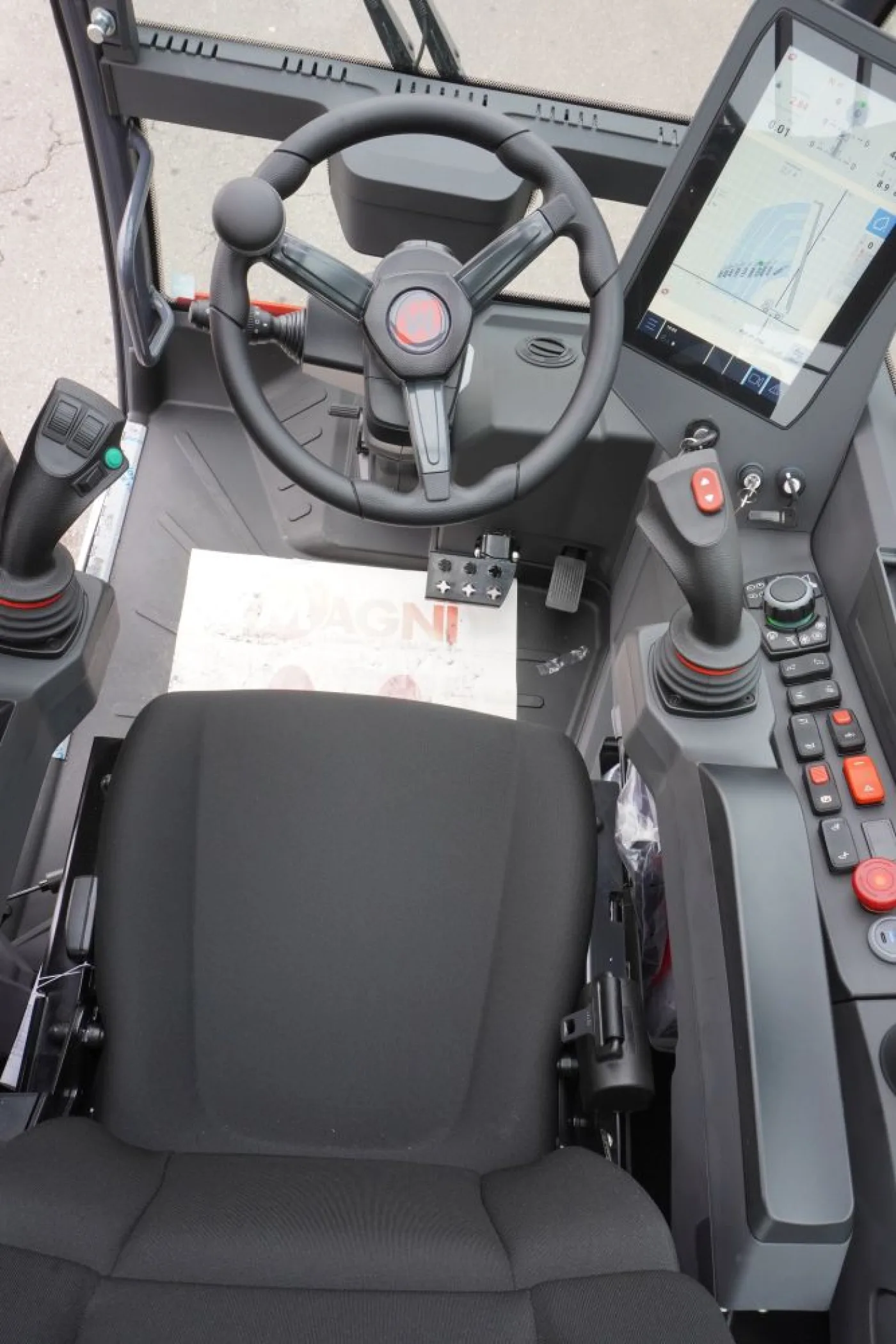 Teleskopstapler Magni RTH 8.27 (2025) - 3