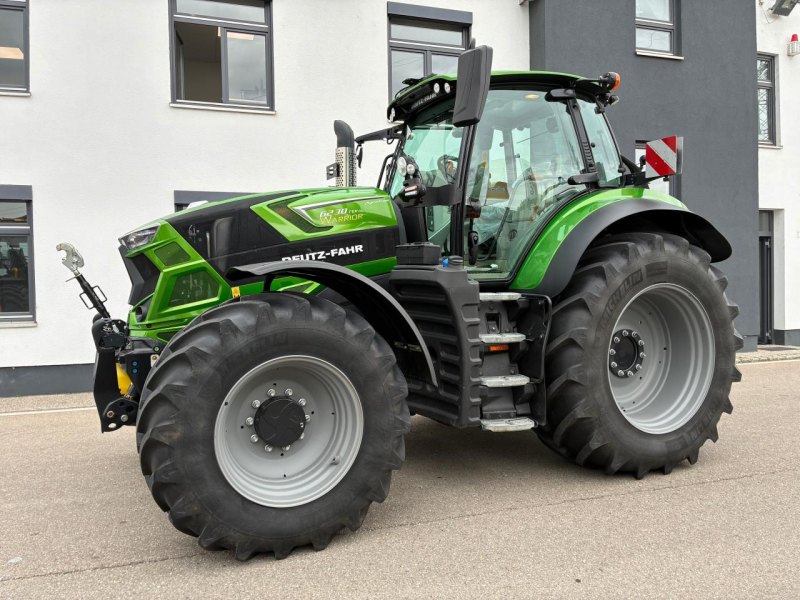 Schlepper Deutz-Fahr Agrotron 6230 TTV Warrior