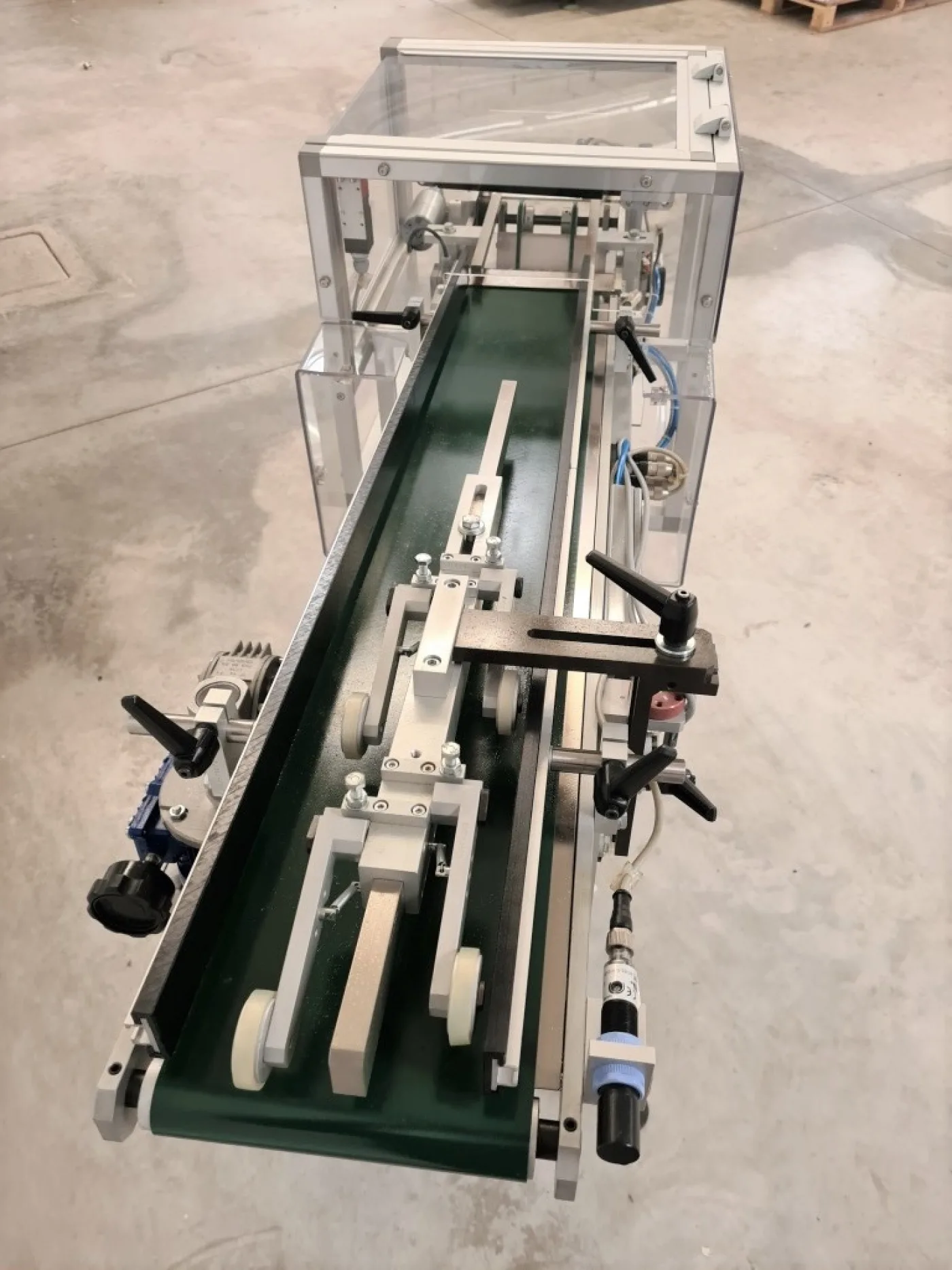 NASTRO TRASPORTATORE A TAPPETO CON ESPULSIONE – BETT - 1