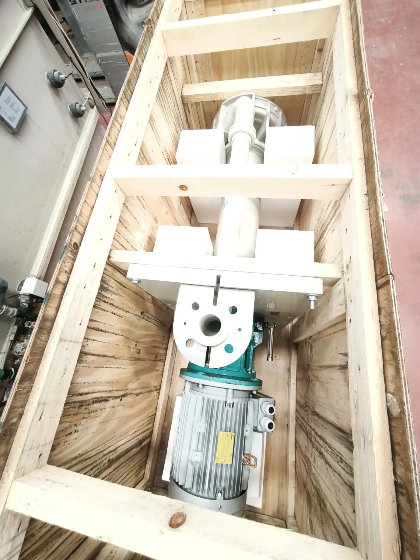SUBMERSIBLE CENTRIFUGAL PUMP FOR CORROSIVE FLUIDS ARGAL KGK C50/200 20 m3/h UNUSED - 1