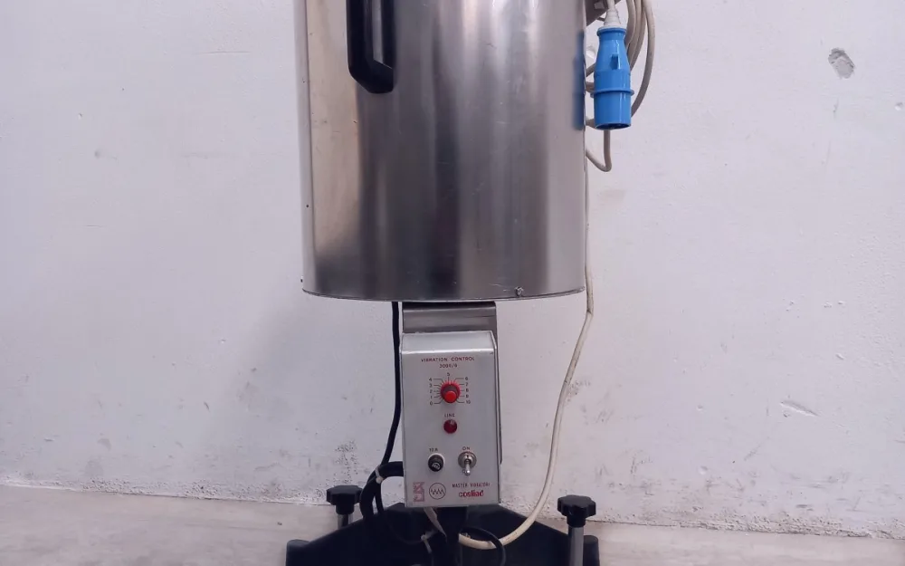 DEPOLVERIZZATORE PER COMPRESSE – MASTER VIBRATORI – MOD.VIBRATION CONTROL 3000/6