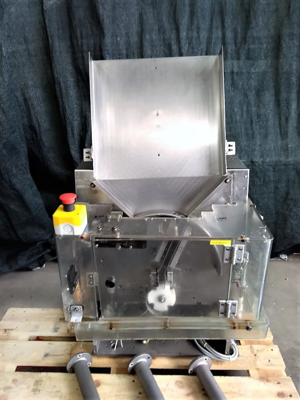ALIMENTATORE AUTOMATICO DI FIALE E FLACONI – MARCHESINI
