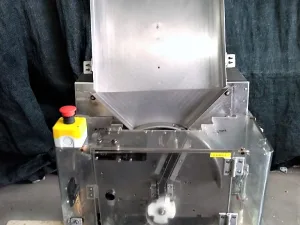 ALIMENTATORE AUTOMATICO DI FIALE E FLACONI – MARCHESINI