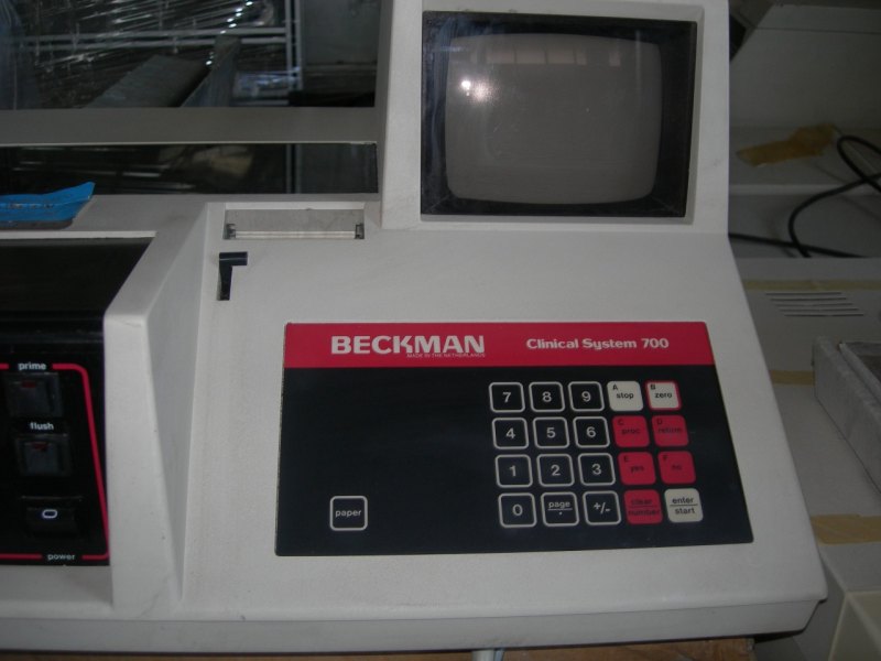 ANALIZZATORE BECKMAN – CLINICAL SYSTEM 700