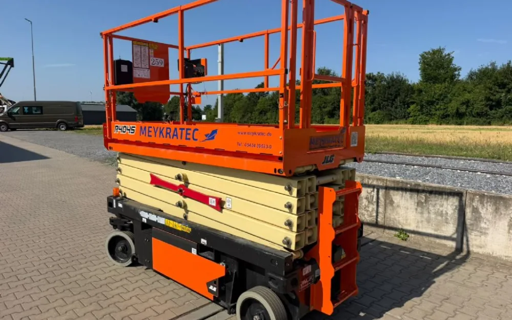 JLG R4045