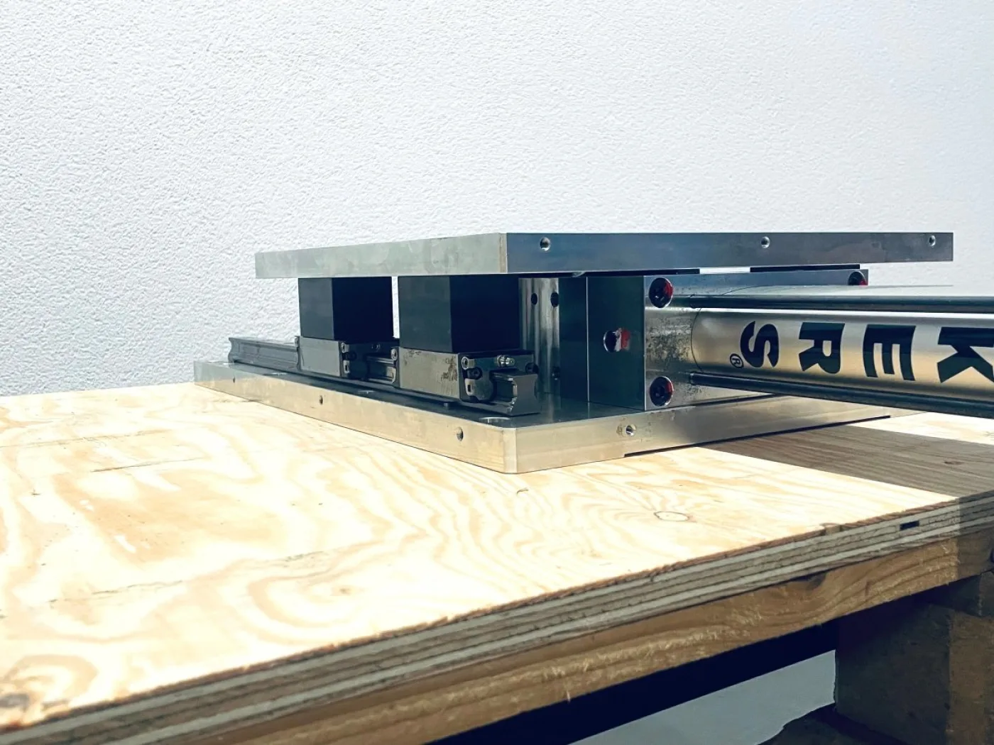 Tünkers Pneumatische Lineareinheit LE200-200 SB T02-4 - 6