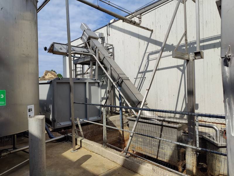 Screw Separator and Conveyor for feathers