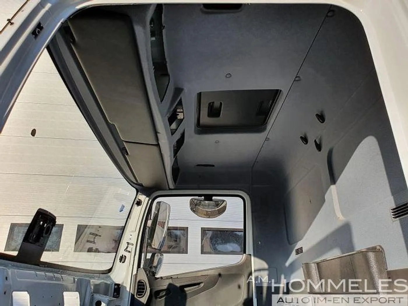 Mercedes Atego Cab - 8