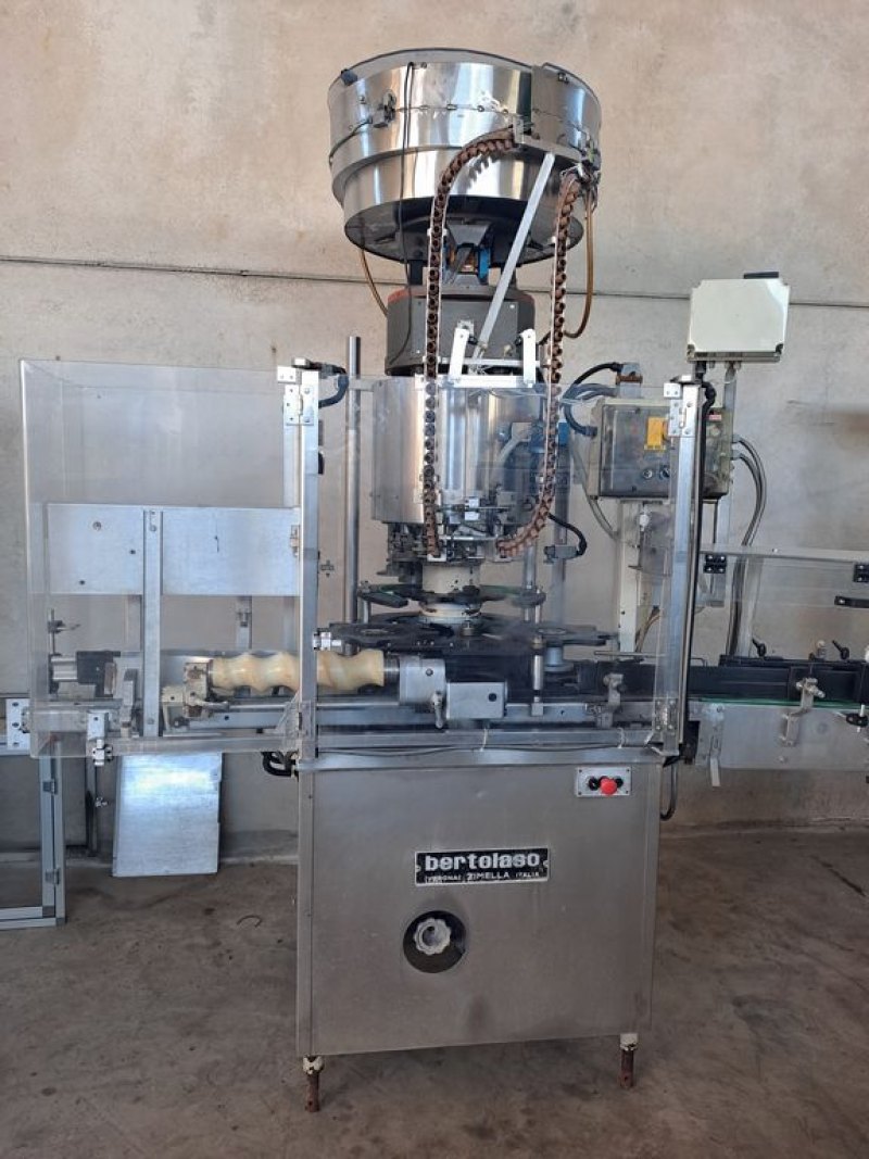 CORKING MACHINE BERTOLASO, MODEL KAPPA 108 8 HEADS FOR PLASTIC MUSHROOM CAP, SECOND-HAND MACHINE