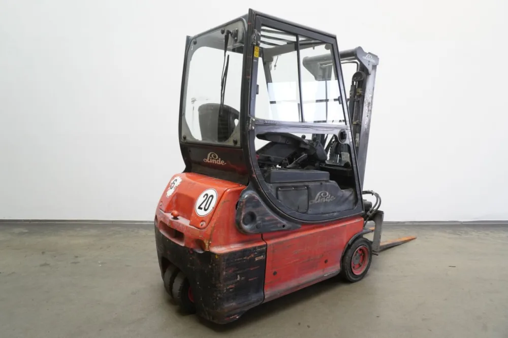 Frontstapler Linde E 16 335-02 (2002)