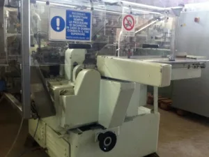 ASTUCCIATRICE AUTOMATICA ORIZZONTALE – CAM – PR66