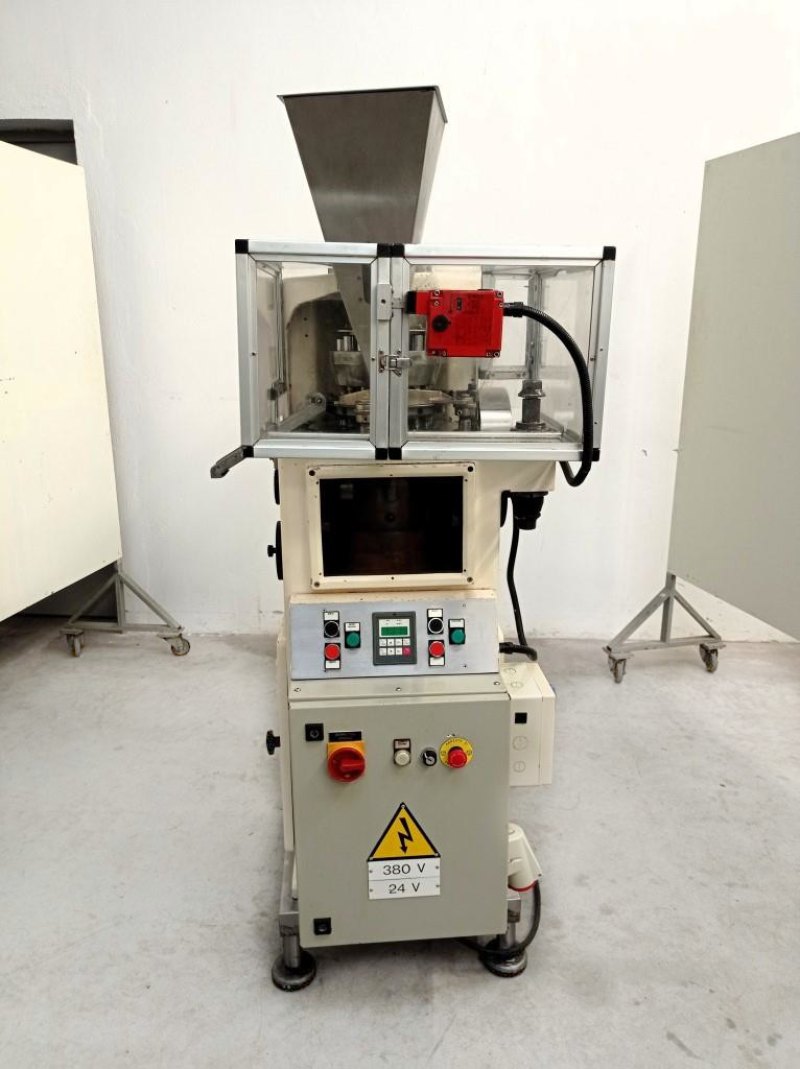 COMPRIMITRICE ROTATIVA – RONCHI – MOD. AM 13