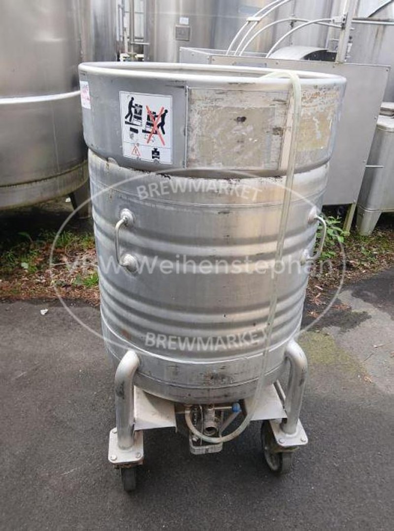 Tanks and vessels